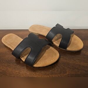 Nicole Miller Black and Tan Slide Sandals Size 13